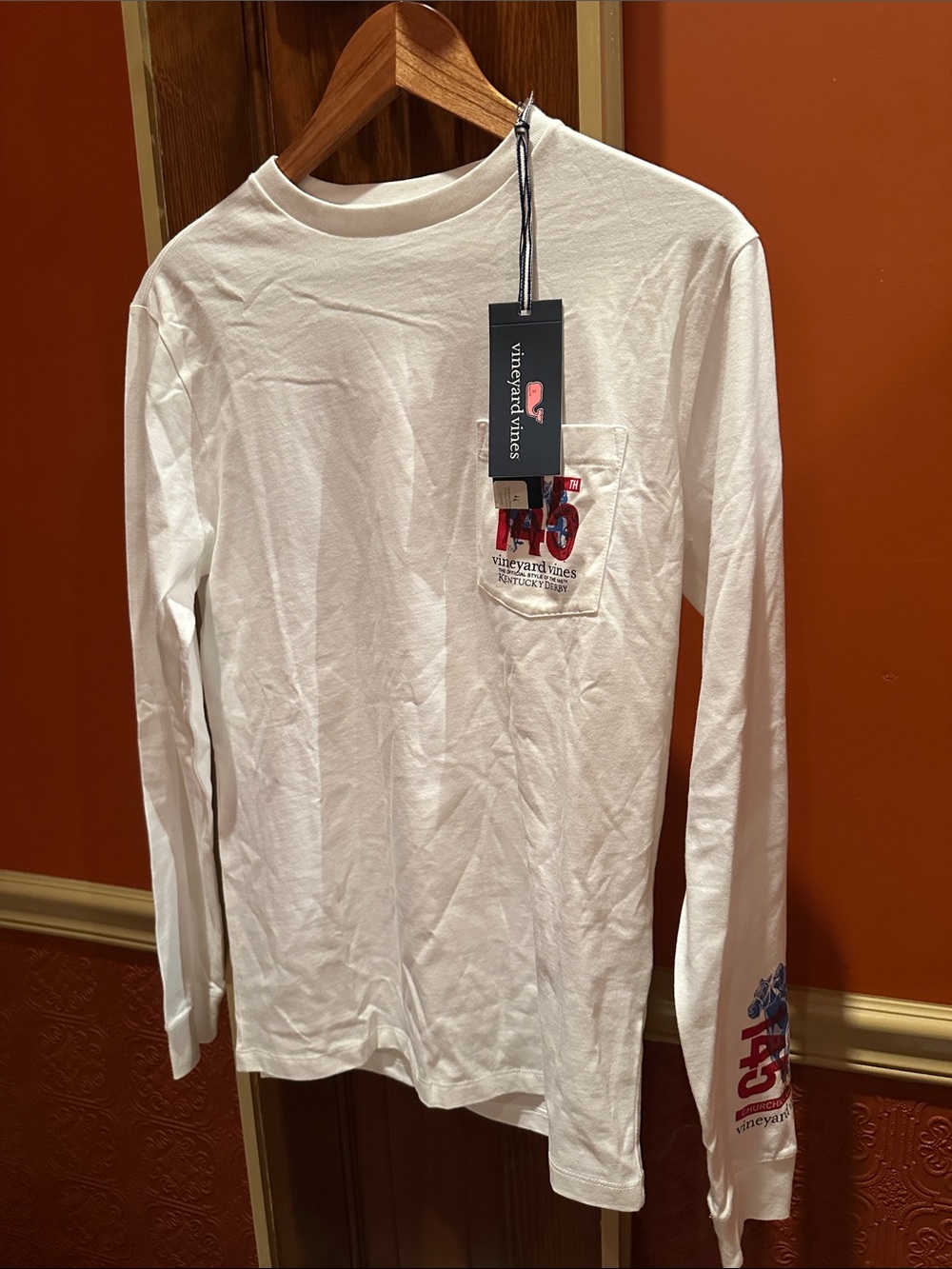 Vineyard Vines White Long-Sleeve Pocket Tee with Red & Blue Graphic Men, new, XS